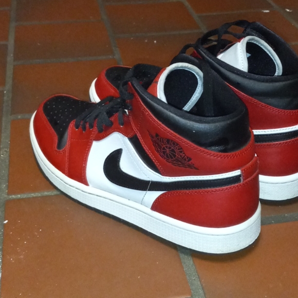 Jordan retro 1s - Picture 1 of 12
